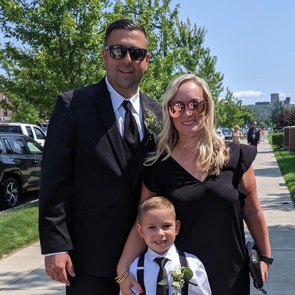 Meet your Posher, Liz - Picture 1 of 2